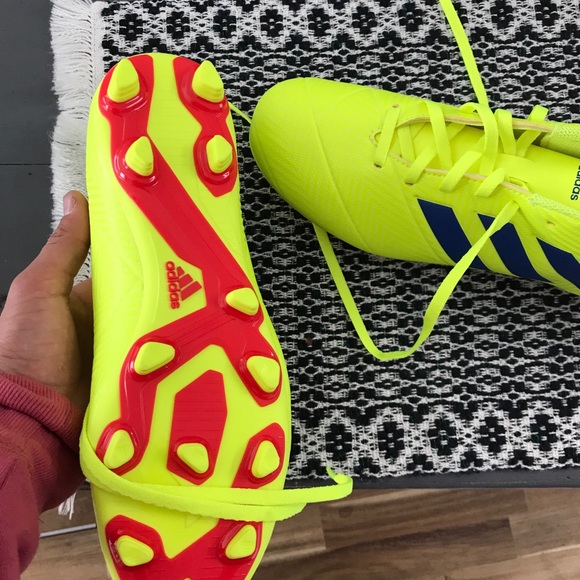 Addidas nemeziz 18.4 size 8 - Picture 2 of 2